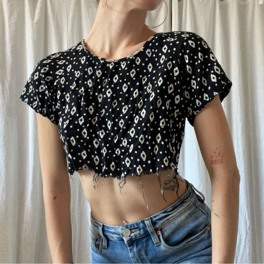 Black and White Puff Sleeve Crop Top
